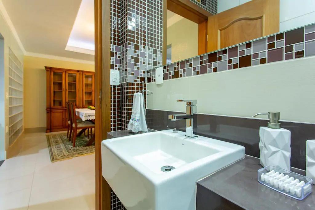 ホテルAlt House 706 Norte ブラジリア エクステリア 写真